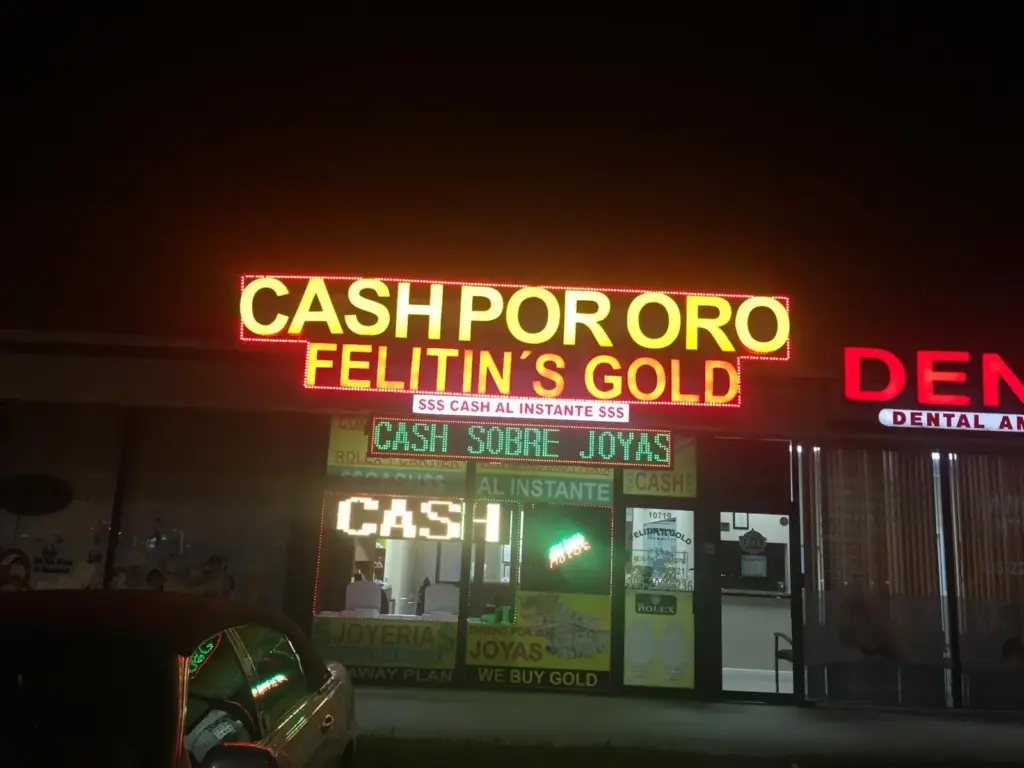 Cash Por Oro - Felitin's Gold – LED Vertical Sign sign by World Signs USA, Miami