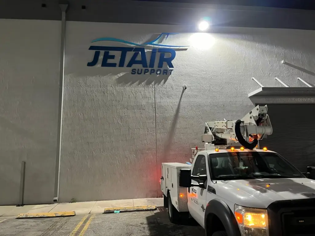JetAir Support – Channel letters by World Signs USA, Doral