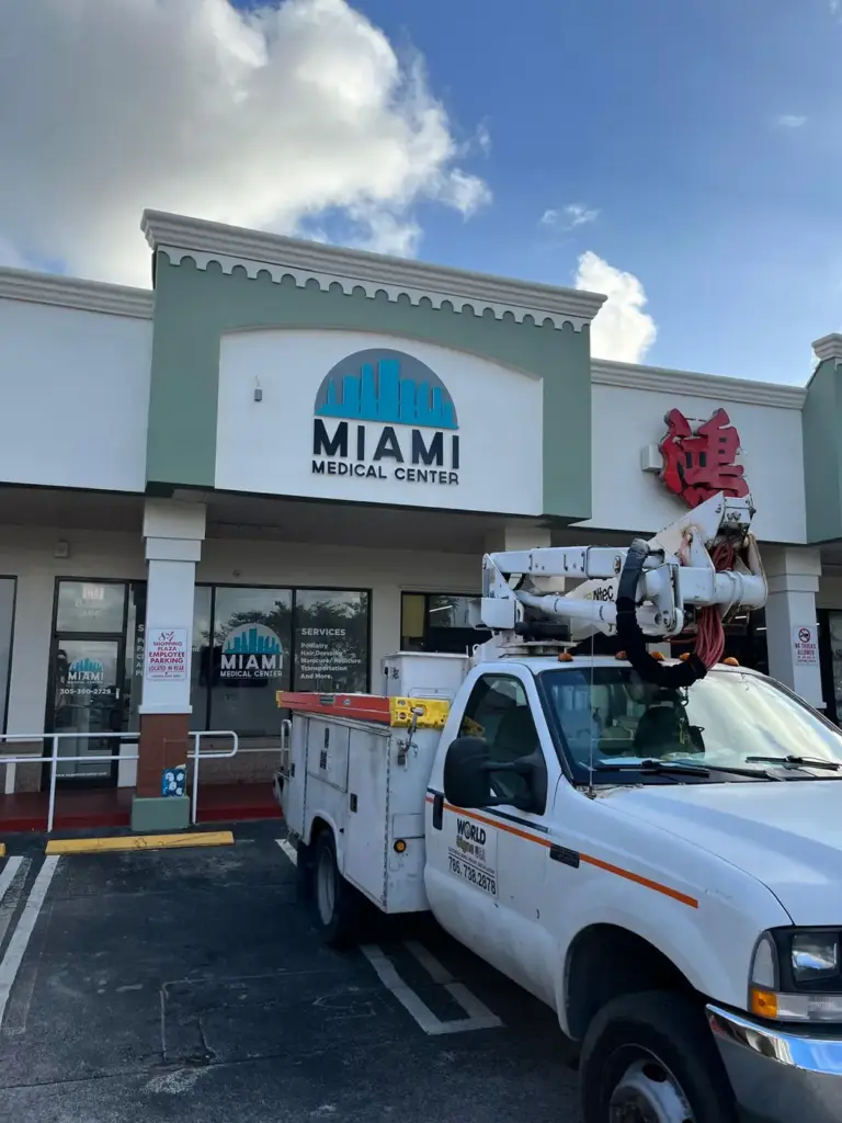 Miami Medical Center & Primary Care Physicians – Channel letters by World Signs USA, South Florida