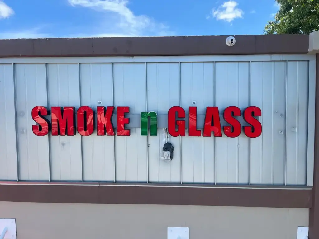 Smoke N Glass – Channel Letters sign by World Signs USA, Miami