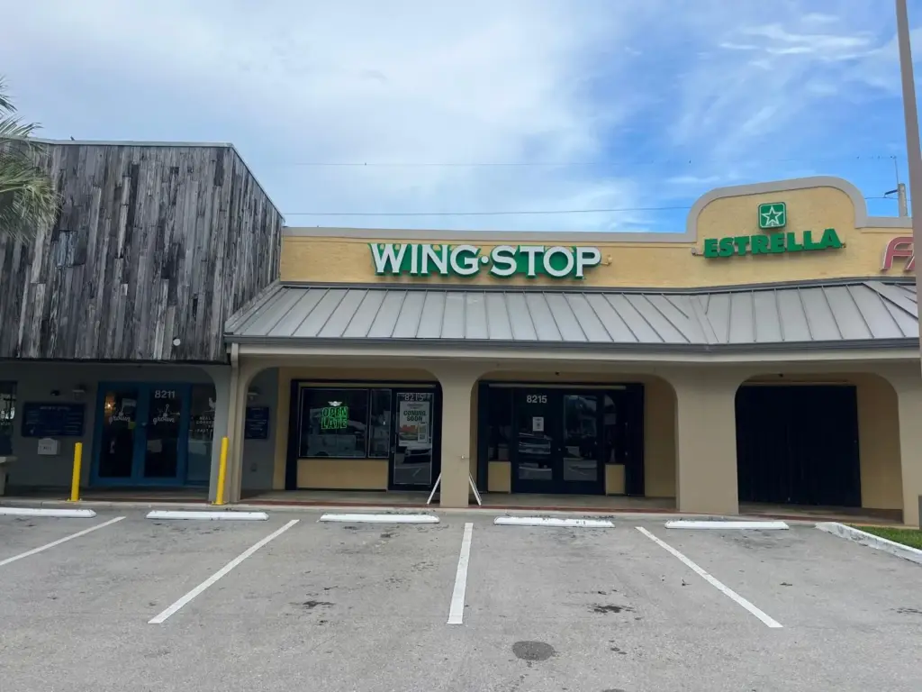 Wingstop – Channel Letters sign by World Signs USA, Miami